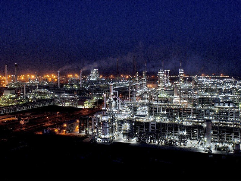 crude oil pumpjack refinery