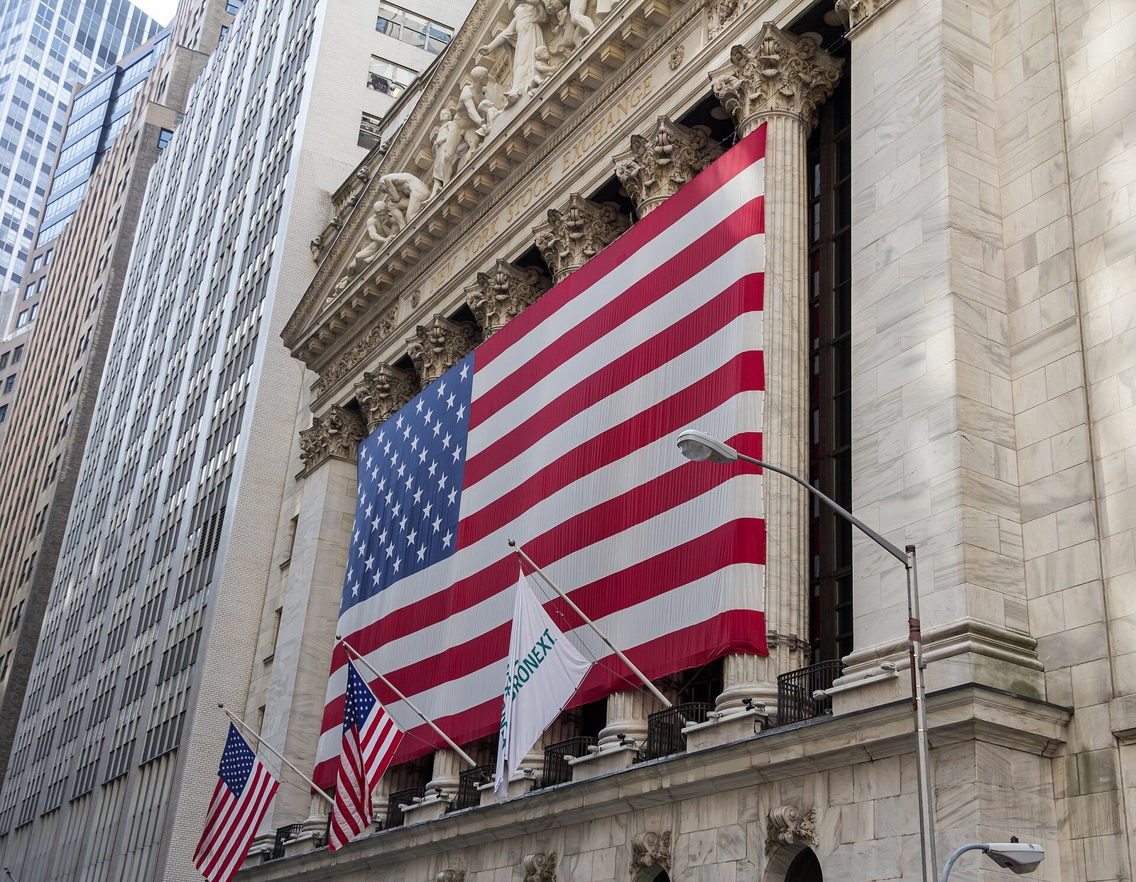 Wall Street Turns to Big Tech Earnings as Oil Keeps Rate Fears Alive