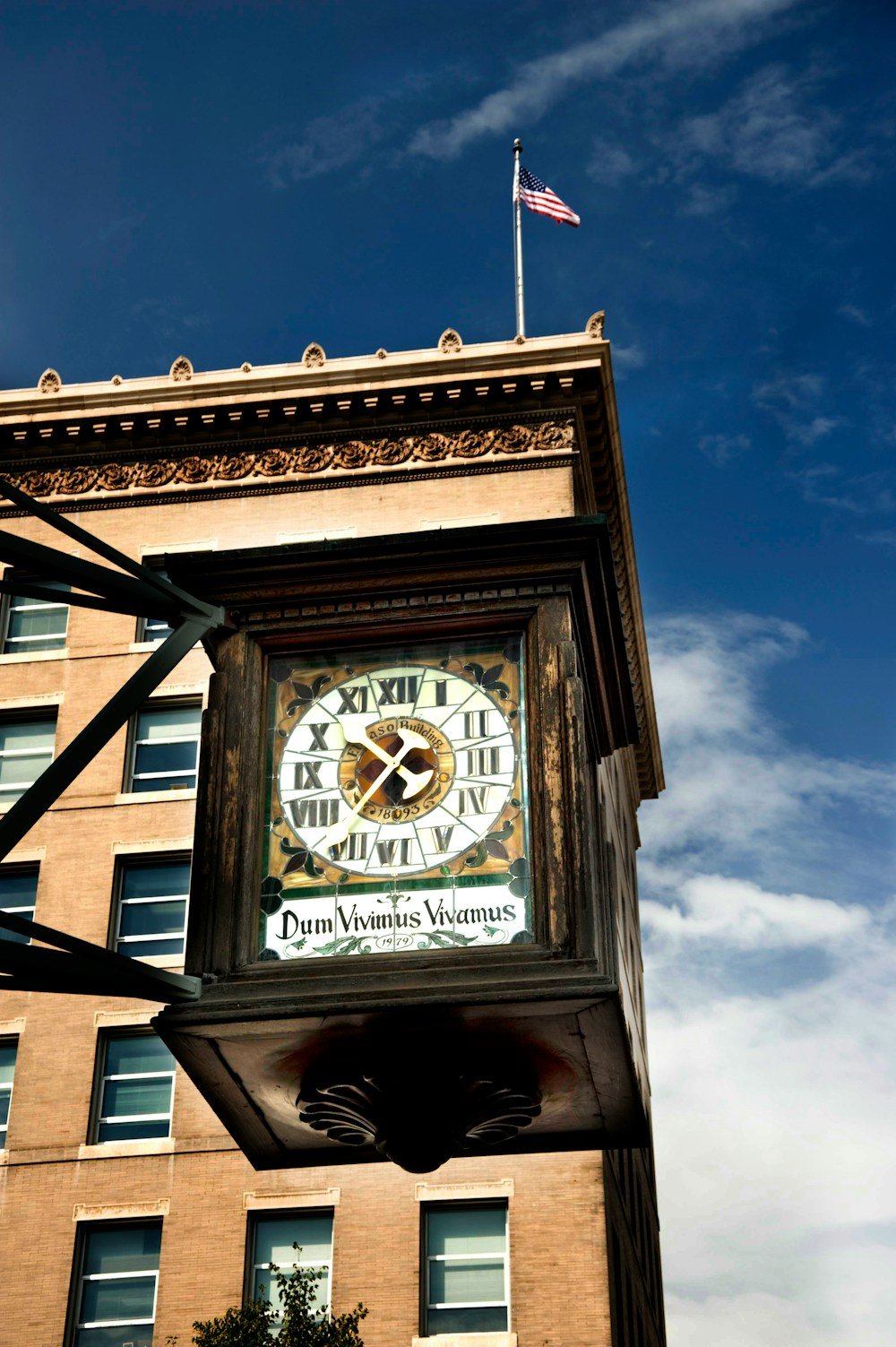 Large public clock