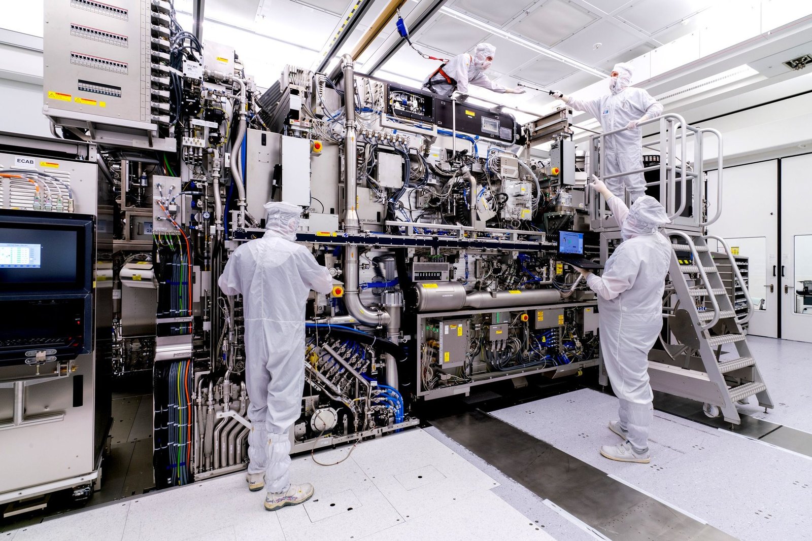 Supporting visual context for ASML Is Expanding Capacity as AI Chip Demand Rewrites the Equipment Cycle