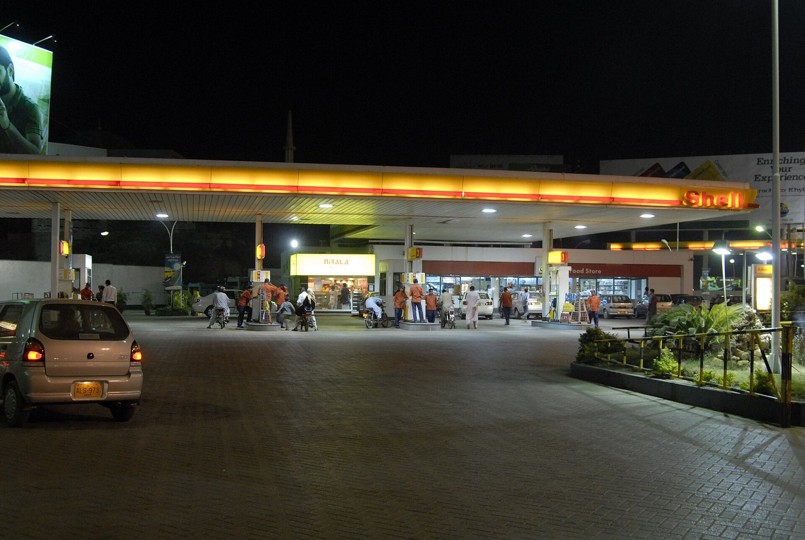 Pakistan Raises Petrol and Diesel Prices as September Begins